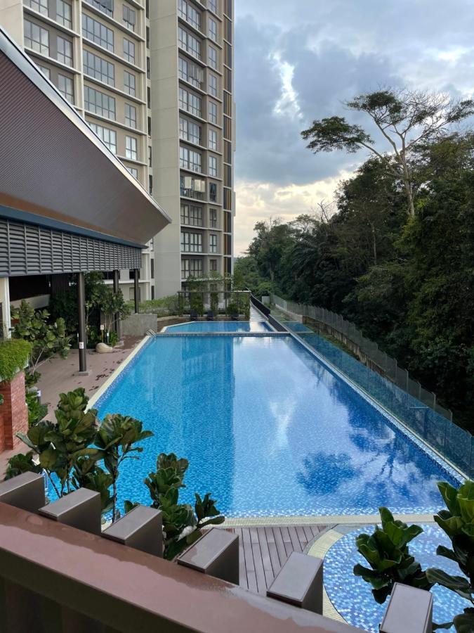 Stayje Putrajaya, 5 Minutes To Ioi City Mall, Wifi , Netflix, Free Parking Zewnętrze zdjęcie